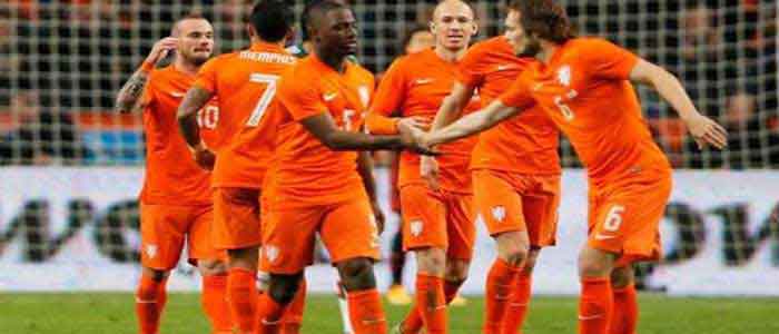 هولندا تتأهل بعد غياب عن المحافل الدولية